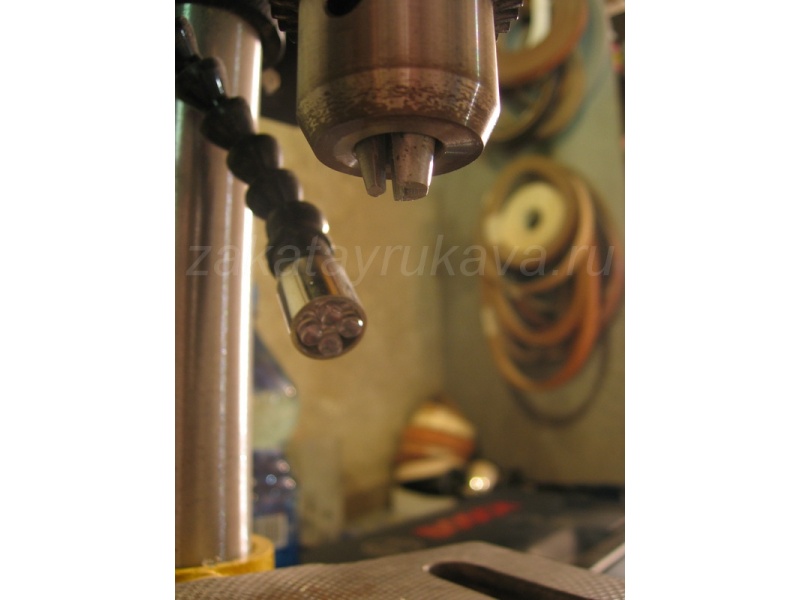 Подсветка выключена. 4 светодиода.