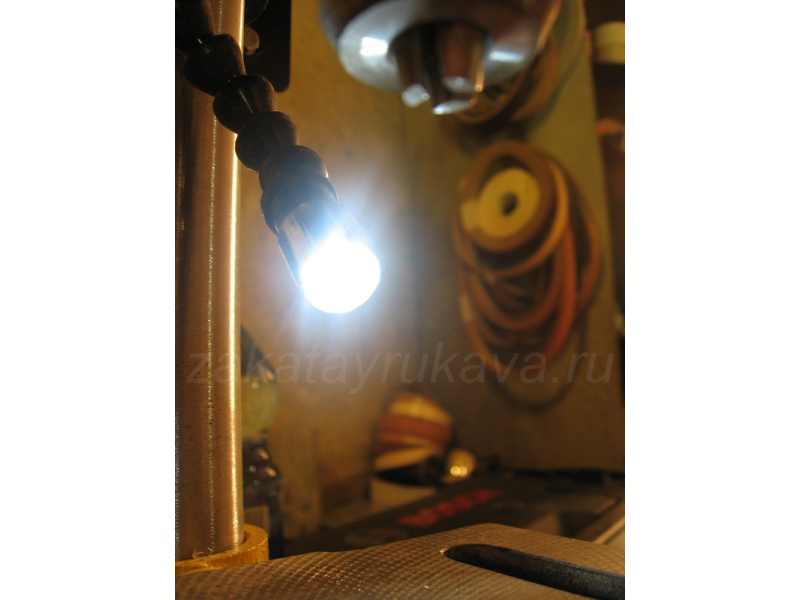 Подсветка включена. 4 светодиода.